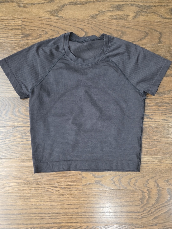 lululemon athletica Tops - Lululemon Athletica Swiftly Tech Short Sleeve Crop Top Sz.4